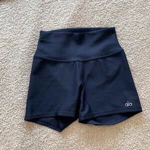 Alo True Navy Blue High Waist Airlift Shorts 3 inch inseam size XS